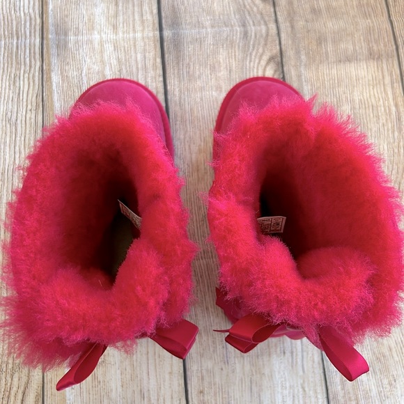UGG Bailey Bow II Boot - Picture 6 of 10